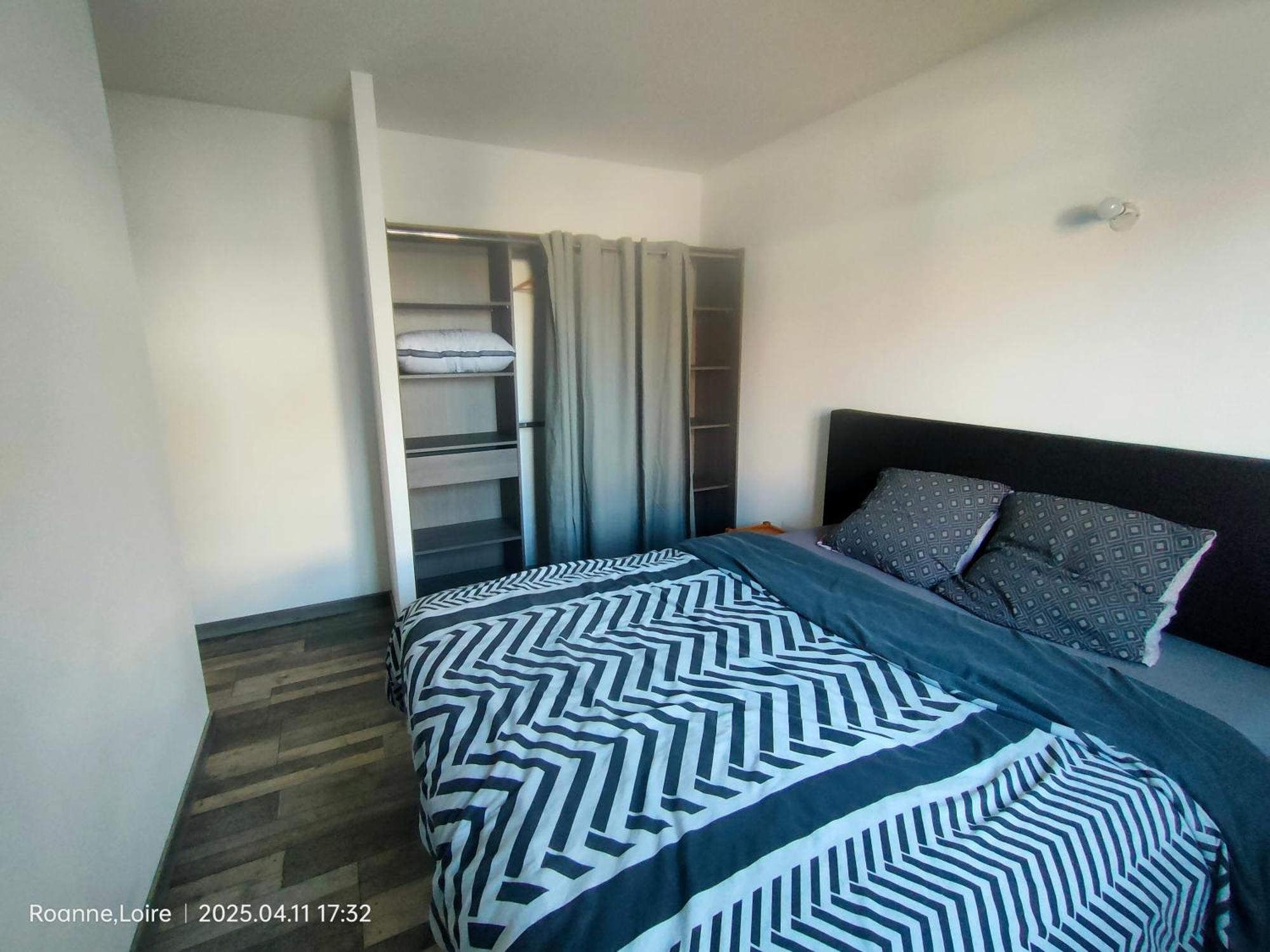 Chambre Dans Maison Plain-Pied Moderne Roanne Extérieur photo